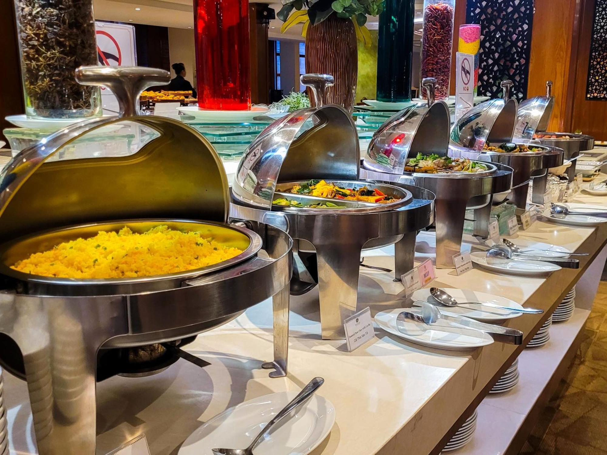 Ramana Saigon Hotel Хошимин Екстериор снимка