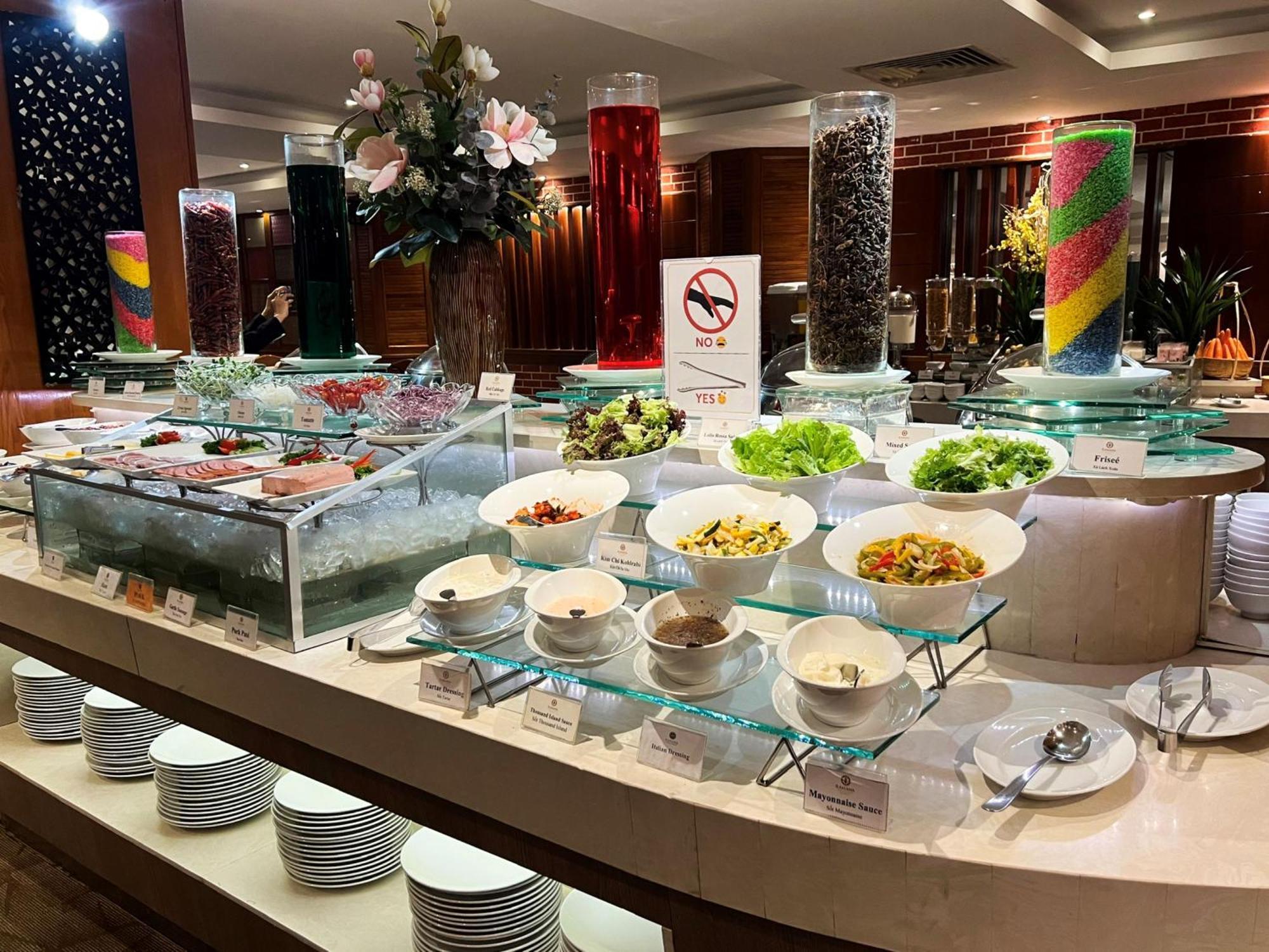 Ramana Saigon Hotel Хошимин Екстериор снимка