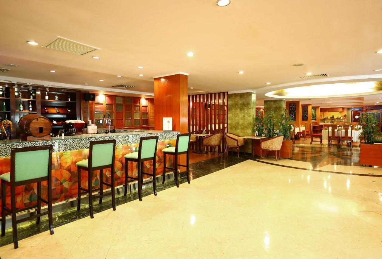 Ramana Saigon Hotel Хошимин Екстериор снимка